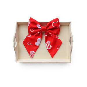 Red heart bow hair clip – handmade Valentine bow by Meow Bowtique